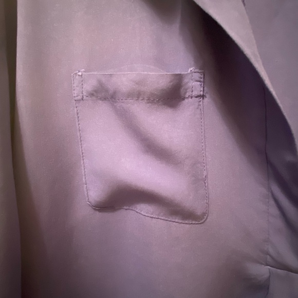 Ladies ๐ฏ percent cotton lightweight flowy blouse with little pocket - Picture 4 of 12